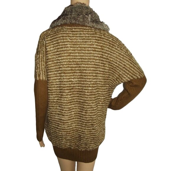 Lilly McKay Cardigan Sweater Size Medium Brown Striped removable faux fur collar - Picture 4 of 11